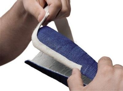 Delta Terry-Net adhesive fleece wit 3 cm x 13,7 meter = zwart geworden