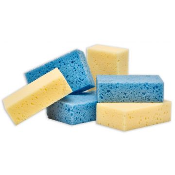 Spons voor sportverzorging gele en blauwen bij elkaar